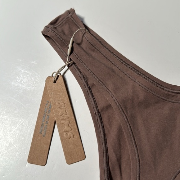 SKIMS Fits Everybody Dipped Front Thong - Picture 8 of 9